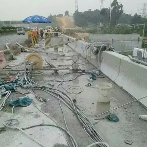金刚石绳锯切割技术在桥梁拆除以及拆除工程中的应用